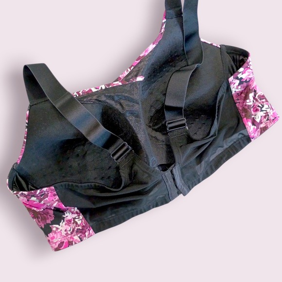 Sold‎ - Picture 9 of 9